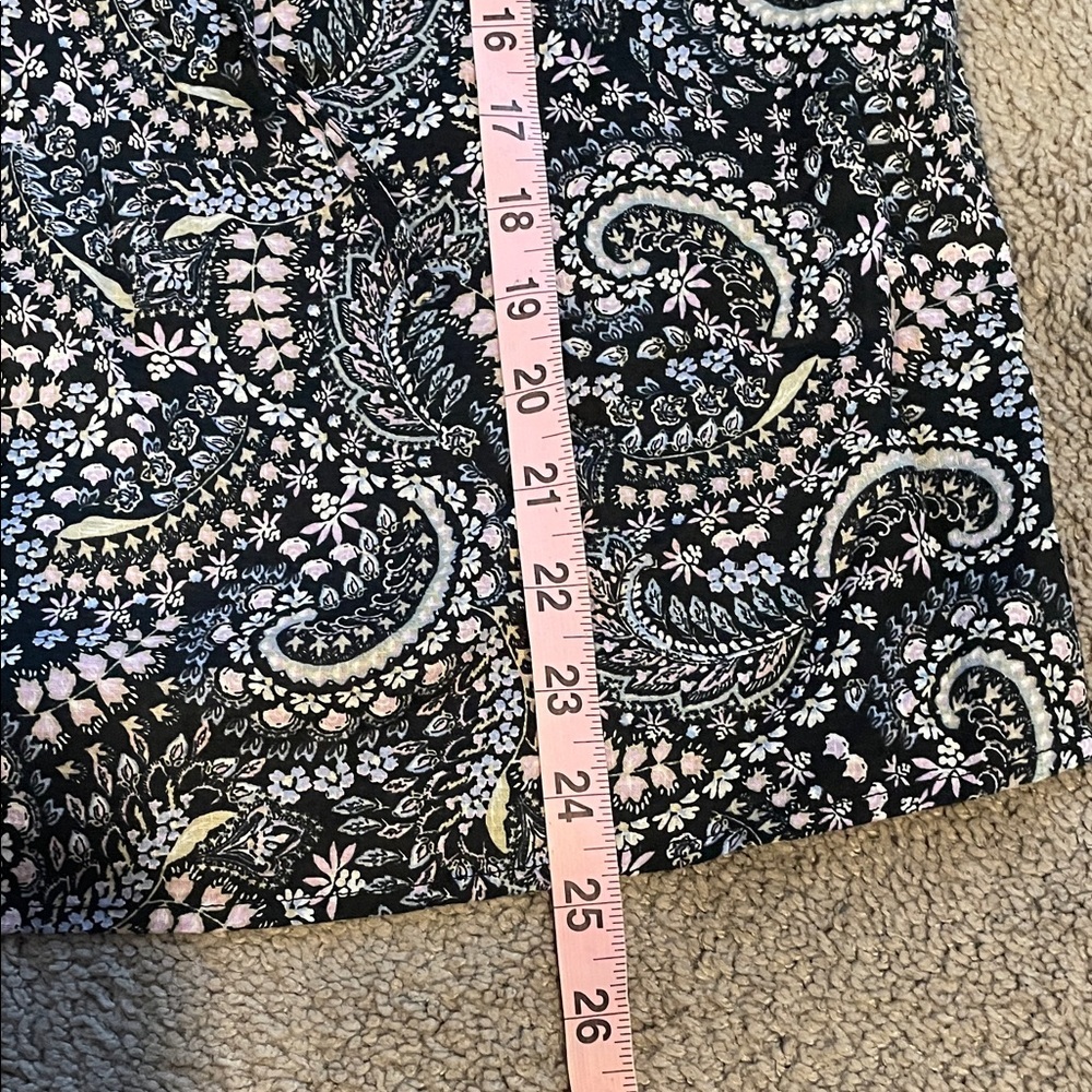 LOFT Women's Top with Black and Pink Paisley Design Medium NWT - Picture 10 of 10